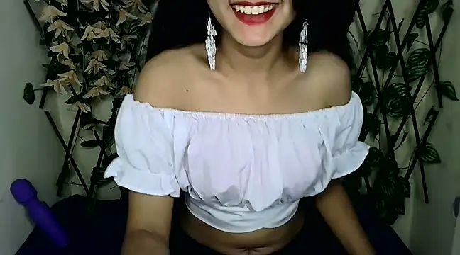 Snapshot of SUZY_FROMUS chatting on 02/25/25, 11:00 SUZY FROMUS online show from 02/25/25, 11:00