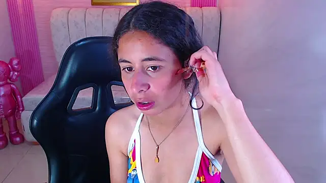 paris sub1  online show from 09/22/25, 12:51