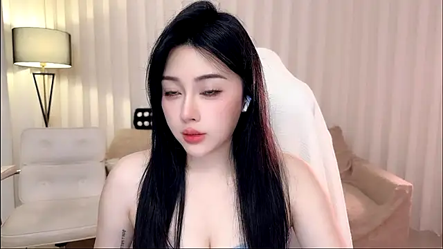 Snapshot of K-moumou chatting on 05/08/26, 04:01 K-moumou online show from 05/08/26, 04:01