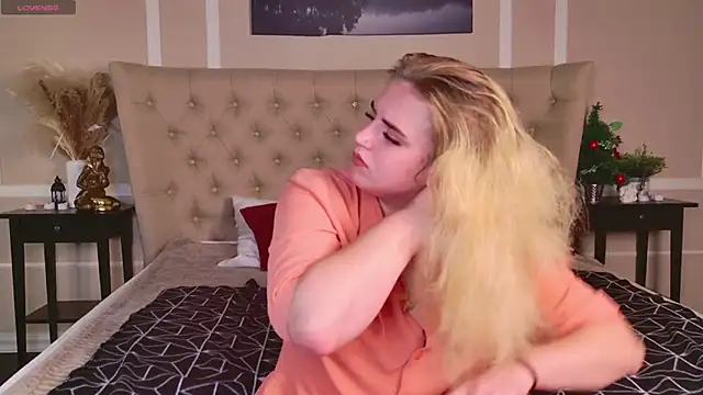 KarenLong online show from 12/03/24, 01:52