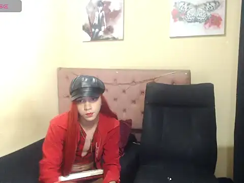 Snapshot of Angiee_Ts chatting on 10/27/25, 12:42 Angiee Ts online show from 10/27/25, 12:42