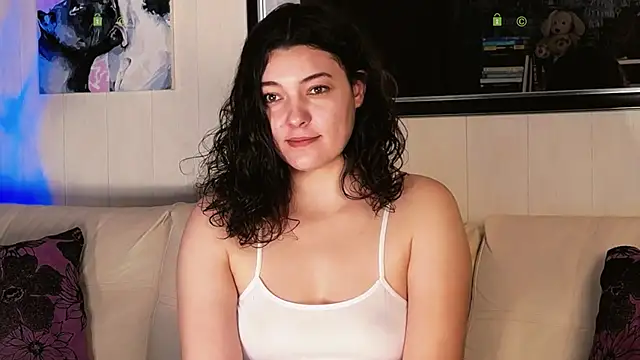 Snapshot of Alysta chatting on 12/20/24, 06:19 Alysta online show from 12/20/24, 06:19