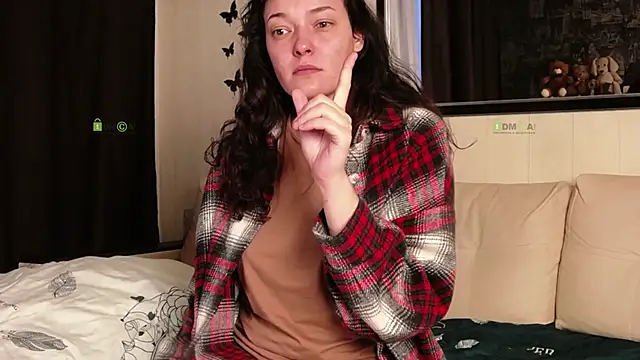 Snapshot of Alysta chatting on 09/21/25, 03:08 Alysta online show from 09/21/25, 03:08