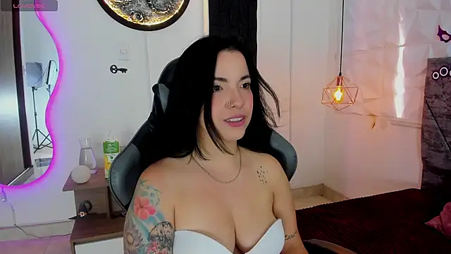 tatiana sc online show from 10/29/25, 03:36