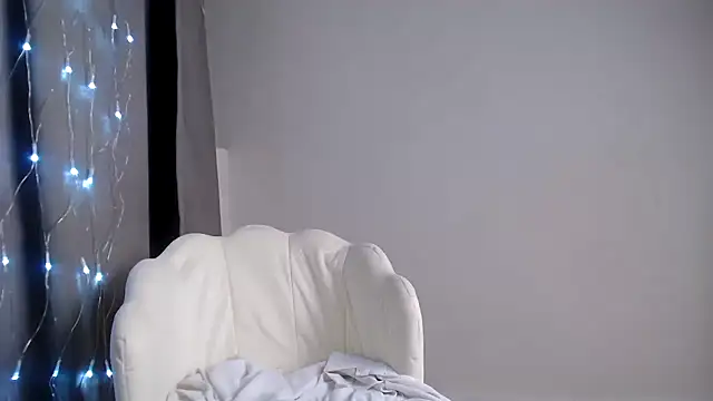 Snapshot of ElliaSquirtGirl chatting on 02/19/25, 03:16 ElliaSquirtGirl online show from 02/19/25, 03:16