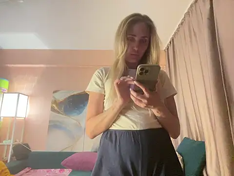 -Cherry-lady- online show from 02/10/25, 10:09