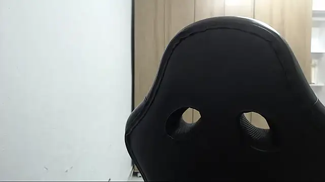 RoxanaLove9 online show from 04/22/26, 02:03