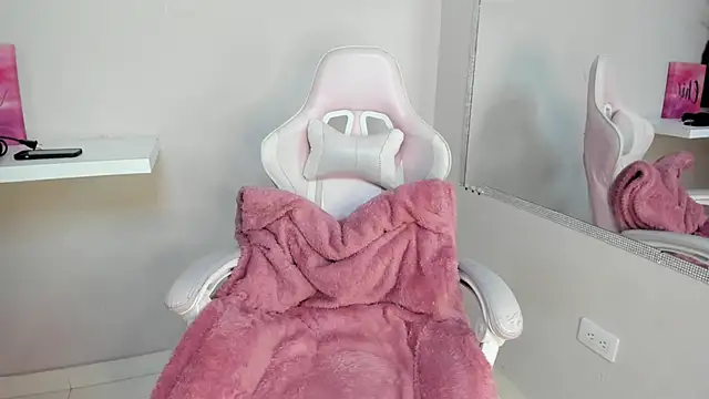 Annie9  online show from 02/09/25, 07:52