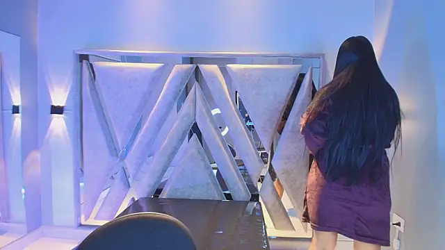 Annie9  online show from 02/18/26, 04:19