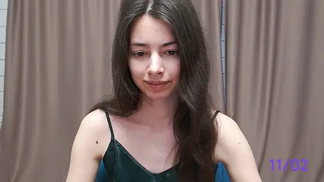 Snapshot of sweet_sweet_angel chatting on 02/11/25, 08:48 sweet sweet angel online show from 02/11/25, 08:48