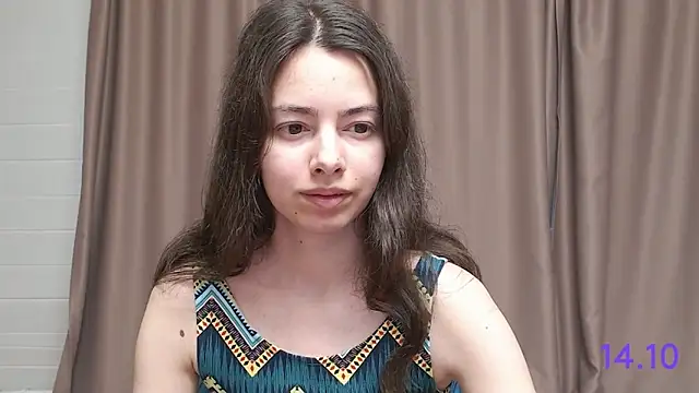 Snapshot of sweet_sweet_angel chatting on 10/14/25, 09:43 sweet sweet angel online show from 10/14/25, 09:43