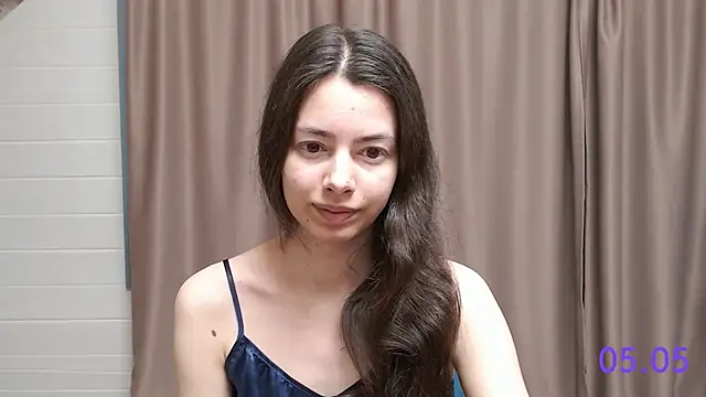 Snapshot of sweet_sweet_angel chatting on 05/05/26, 09:28 sweet sweet angel online show from 05/05/26, 09:28
