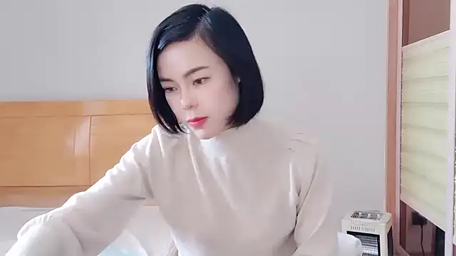 Linda-LL online show from 02/11/25, 06:19