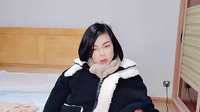 Linda-LL online show from 02/13/25, 05:37