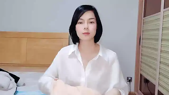 Linda-LL online show from 02/13/25, 08:38