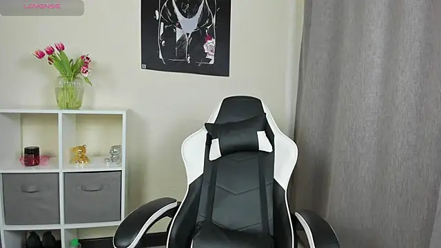 Eva toy online show from 03/13/25, 09:21