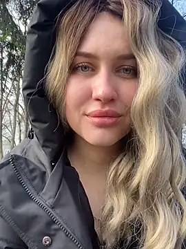 KikiWatson online show from 12/19/24, 11:07