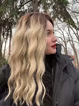 KikiWatson online show from 12/21/24, 10:06