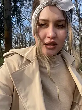 KikiWatson online show from 12/23/24, 10:21