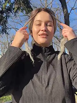 KikiWatson online show from 12/31/24, 10:04