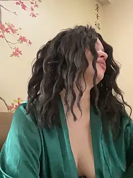 KikiWatson online show from 02/16/25, 12:32