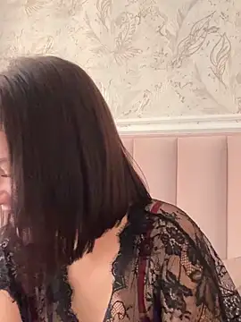 KikiWatson online show from 12/17/25, 07:58