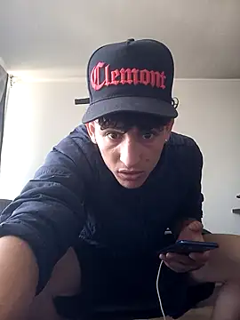 LatinBoysxxx online show from 12/05/24, 05:39