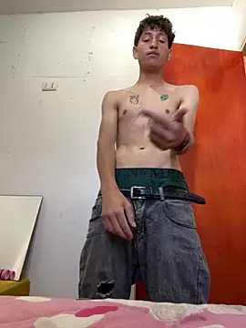 Snapshot of LatinBoysxxx chatting on 03/18/26, 05:05 LatinBoysxxx online show from 03/18/26, 05:05