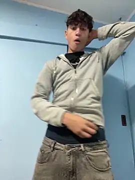 Snapshot of LatinBoysxxx chatting on 05/17/26, 03:26 LatinBoysxxx online show from 05/17/26, 03:26