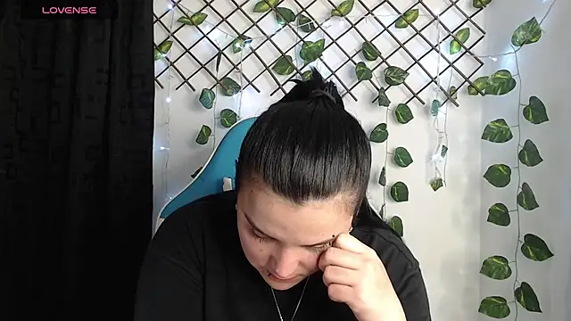 Snapshot of Nika_1_ chatting on 05/22/26, 01:57 Nika 1 online show from 05/22/26, 01:57