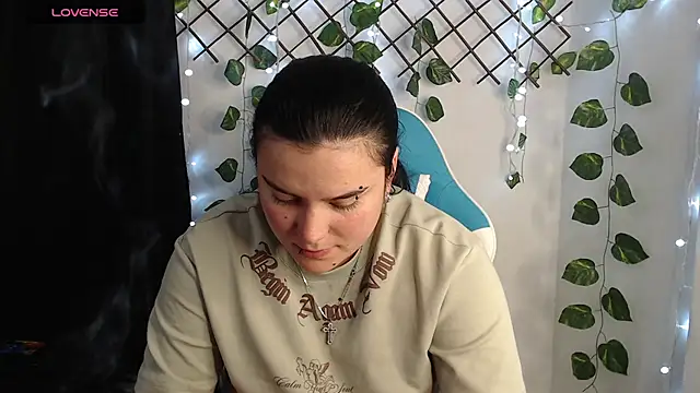 Snapshot of Nika_1_ chatting on 05/25/26, 12:27 Nika 1 online show from 05/25/26, 12:27