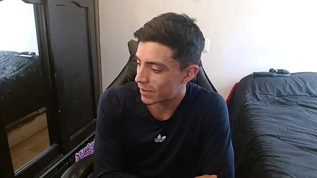 kv   xxx  online show from 09/30/25, 08:03