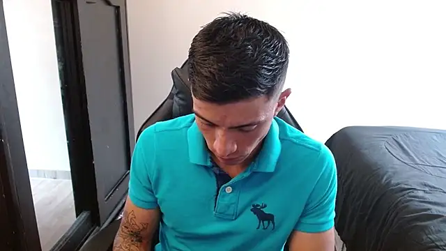 kv   xxx  online show from 10/28/25, 03:47