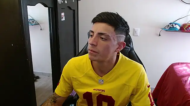 kv   xxx  online show from 11/19/25, 07:47