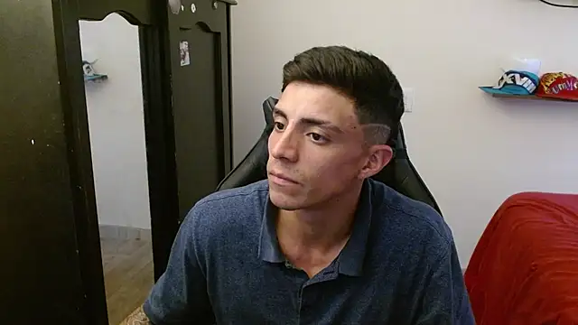 kv   xxx  online show from 11/21/25, 07:56