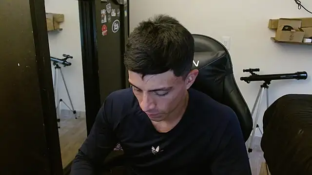 kv   xxx  online show from 04/20/26, 10:33