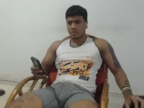 camiloacosta321 online show from 01/06/25, 08:14