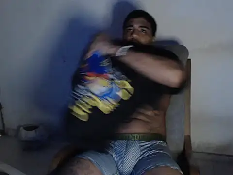 camiloacosta321 online show from 11/05/25, 04:12