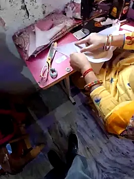 Snapshot of menakshiiikaur chatting on 12/02/24, 04:53 menakshiiikaur online show from 12/02/24, 04:53