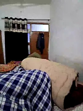 Snapshot of menakshiiikaur chatting on 12/14/24, 02:21 menakshiiikaur online show from 12/14/24, 02:21