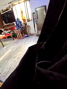 Snapshot of menakshiiikaur chatting on 12/22/24, 09:00 menakshiiikaur online show from 12/22/24, 09:00