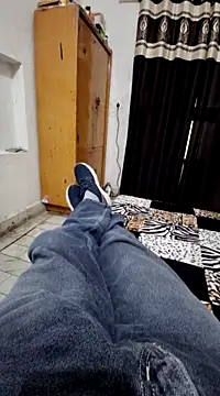 Snapshot of menakshiiikaur chatting on 12/23/24, 07:49 menakshiiikaur online show from 12/23/24, 07:49