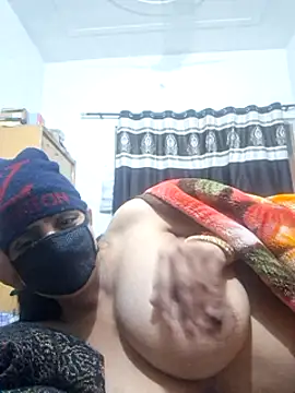 Snapshot of menakshiiikaur chatting on 02/05/25, 06:04 menakshiiikaur online show from 02/05/25, 06:04