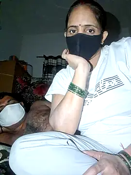 Snapshot of menakshiiikaur chatting on 09/18/25, 05:26 menakshiiikaur online show from 09/18/25, 05:26