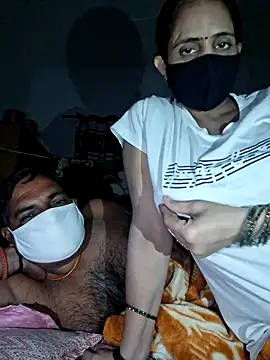 Snapshot of menakshiiikaur chatting on 10/17/25, 06:10 menakshiiikaur online show from 10/17/25, 06:10