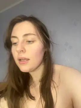 Snapshot of Topvi_ chatting on 12/20/24, 10:49 Topvi online show from 12/20/24, 10:49