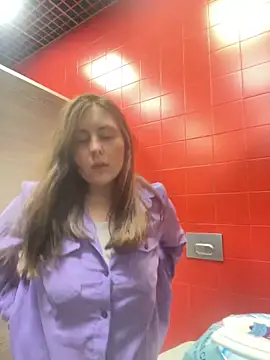 Snapshot of Topvi_ chatting on 01/11/25, 12:50 Topvi online show from 01/11/25, 12:50