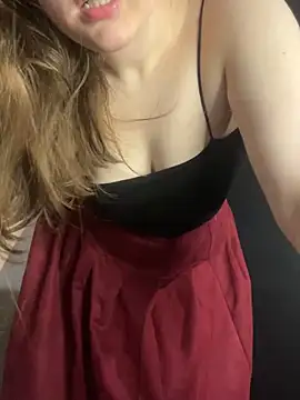 Snapshot of Topvi_ chatting on 02/17/25, 07:21 Topvi online show from 02/17/25, 07:21