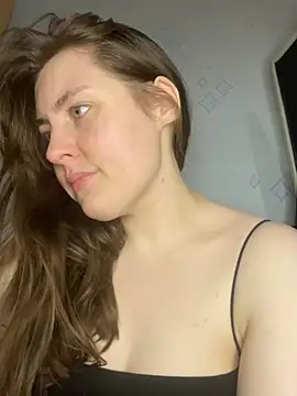 Snapshot of Topvi_ chatting on 02/21/25, 07:43 Topvi online show from 02/21/25, 07:43