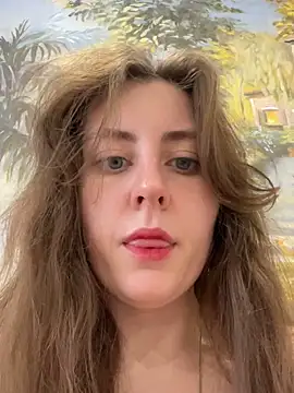 Snapshot of Topvi_ chatting on 10/18/25, 06:16 Topvi online show from 10/18/25, 06:16